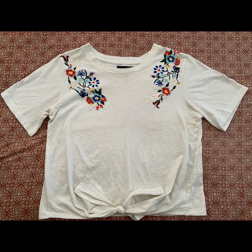 Embroidered Crop T-shirt